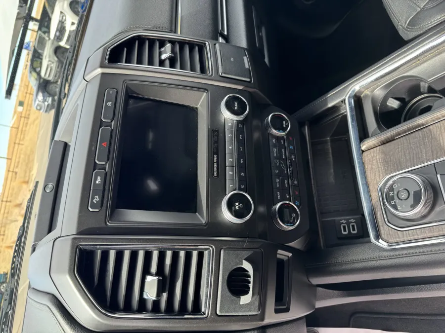 2019 Ford Expedition Limited | Photo 11 of 24