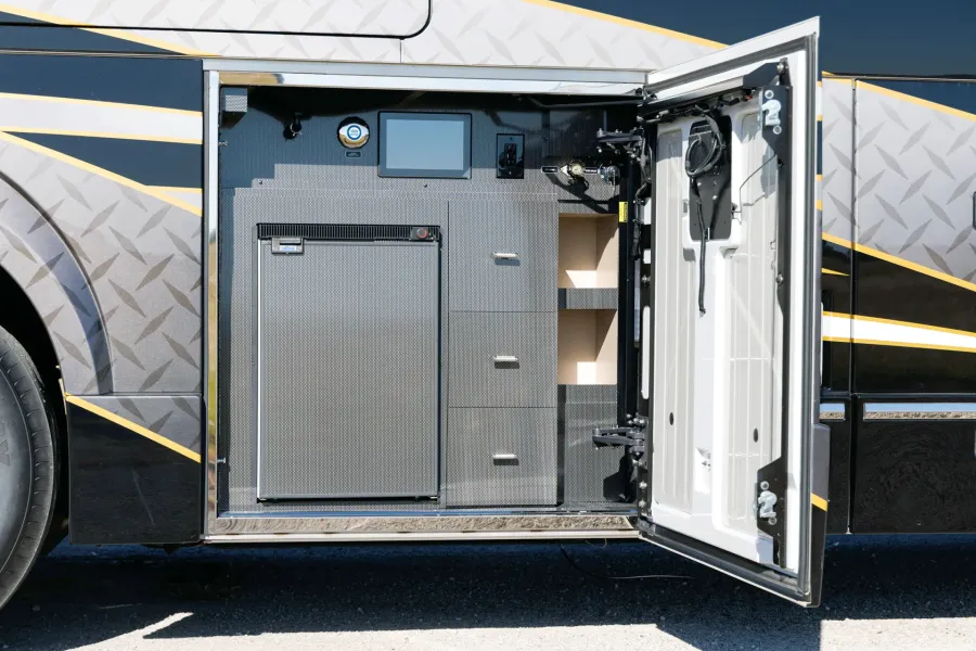 2026 Emerald Prevost H3-45 Triple Slide | Photo 22 of 29