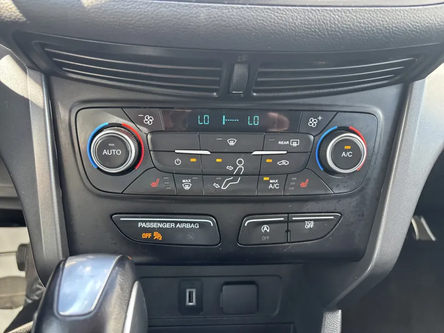 2018 Ford Escape SEL | Photo 15 of 18