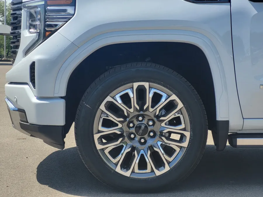 2026 GMC Sierra 1500 Denali Ultimate | Photo 8 of 26