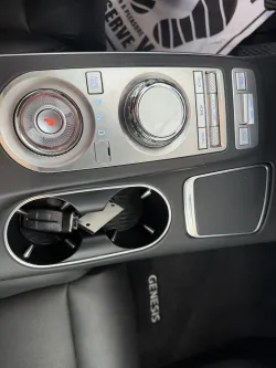 2025 Genesis GV70 2.5T | Thumbnail Photo 12 of 19