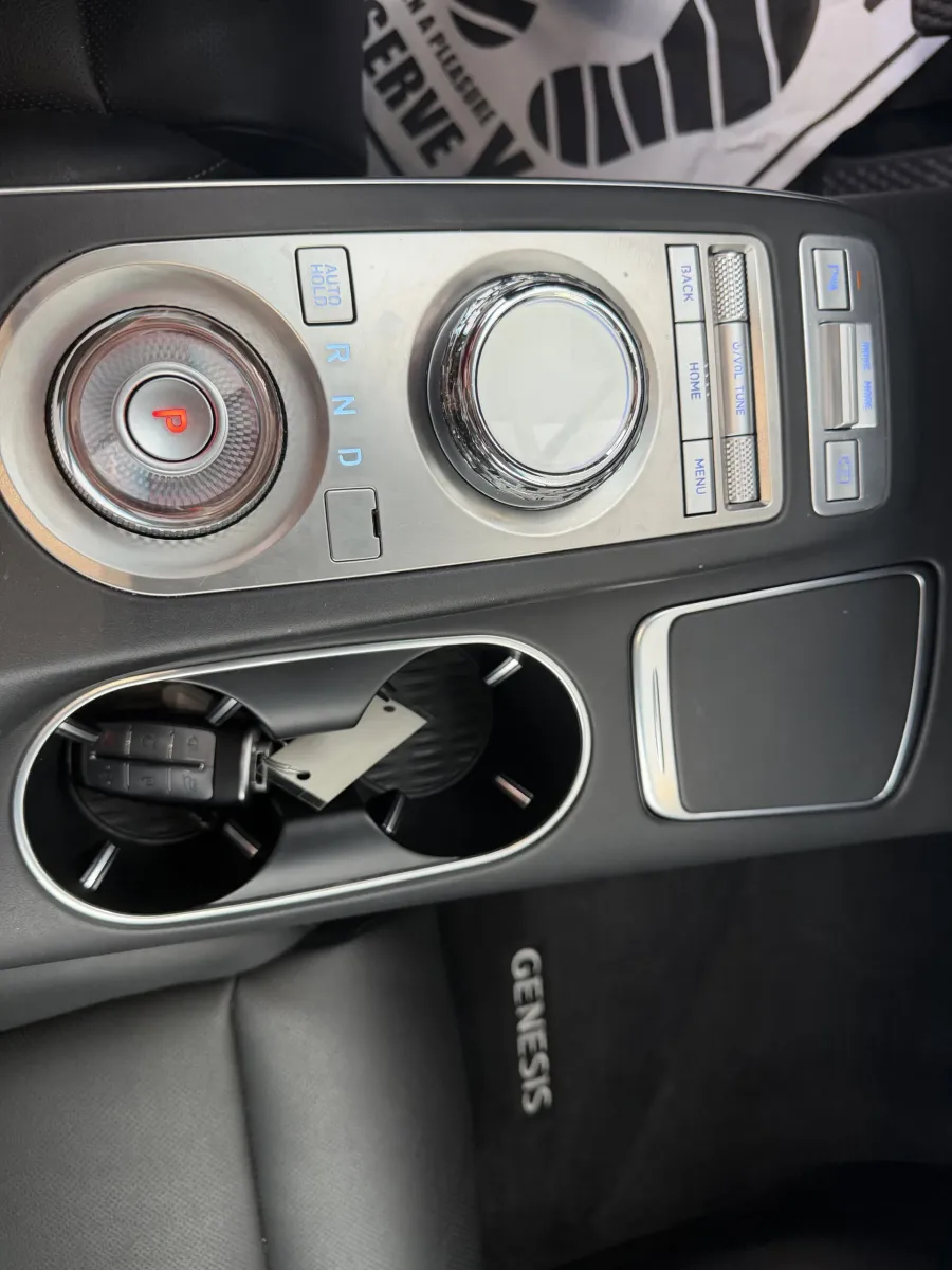 2025 Genesis GV70 2.5T | Photo 12 of 19