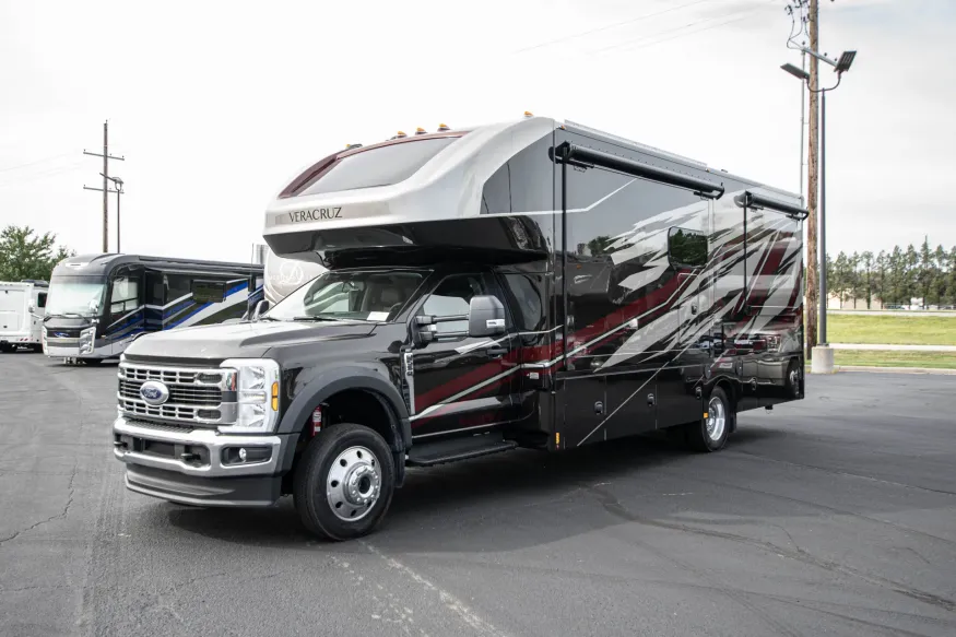 2026 Renegade Veracruz 32VDS | Photo 7 of 16