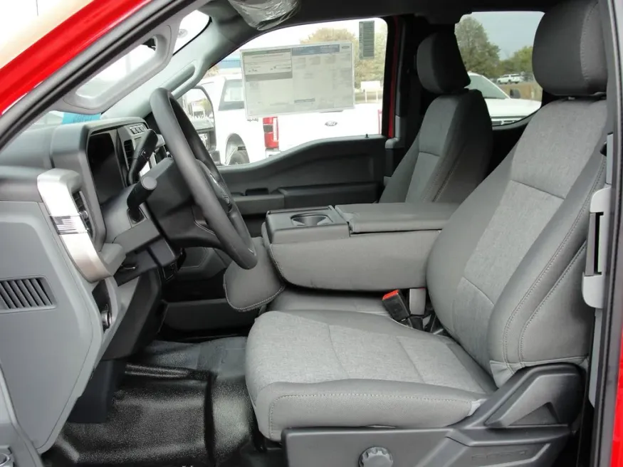 2024 Ford Super Duty F-350 XL | Photo 8 of 15