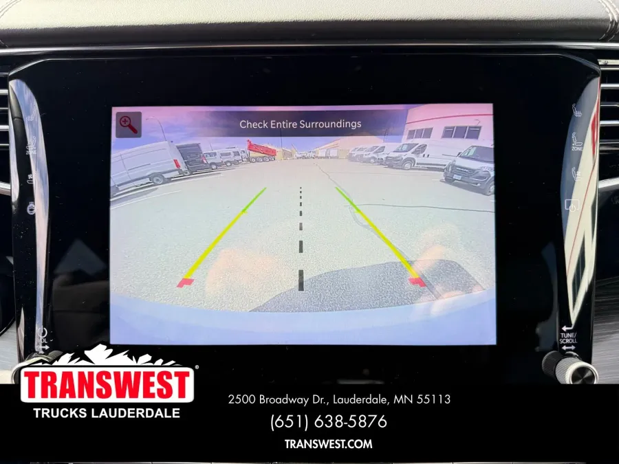 2023 Jeep Wagoneer L Series III | Photo 11 of 23