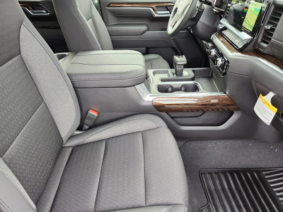 2026 GMC Sierra 1500 Elevation | Photo 9 of 23