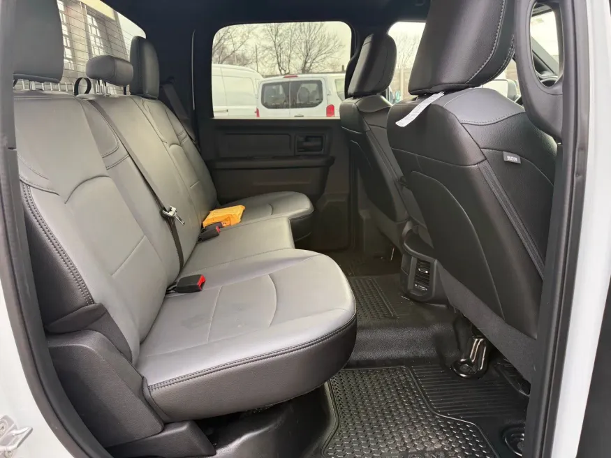 2022 RAM 3500 Tradesman | Photo 8 of 21