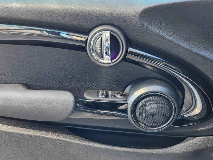 2021 Mini Cooper S | Photo 5 of 24