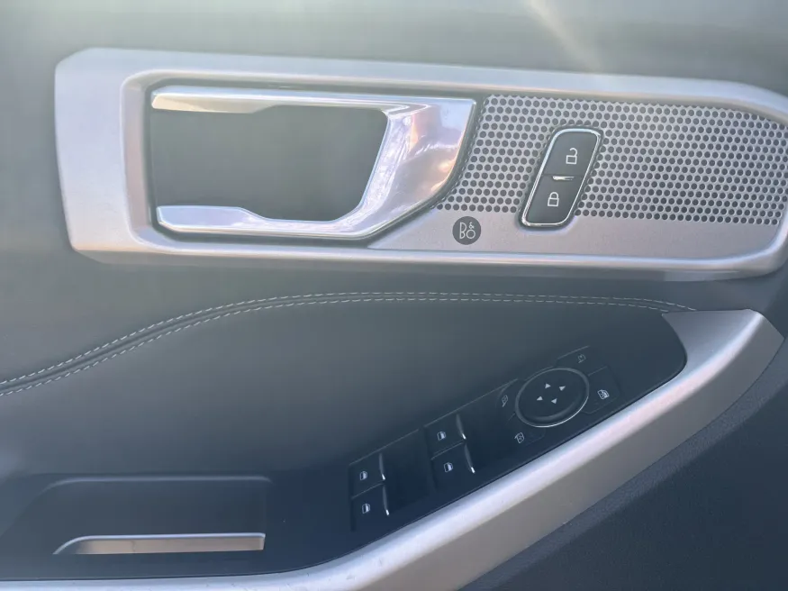 2024 Ford Explorer Limited | Photo 14 of 22