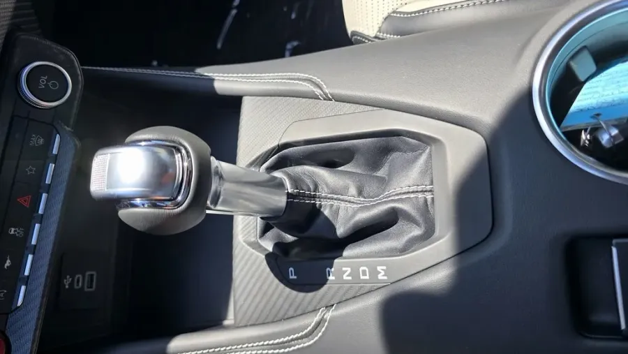 2025 Ford Mustang | Photo 24 of 31