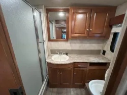 2019 Winnebago Sunstar LX 35F | Thumbnail Photo 19 of 20