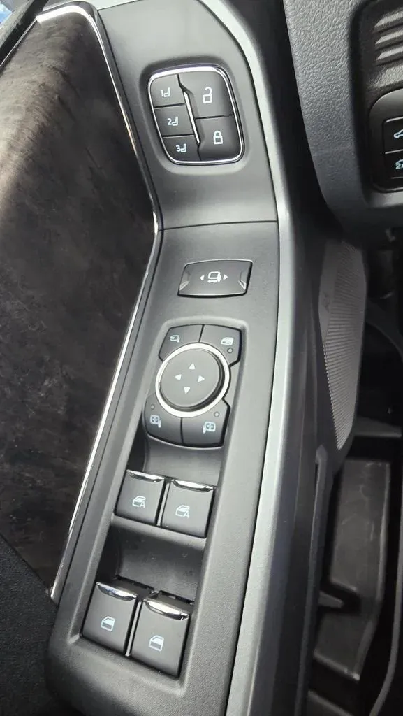 2026 Ford Super Duty F-250 | Photo 14 of 35