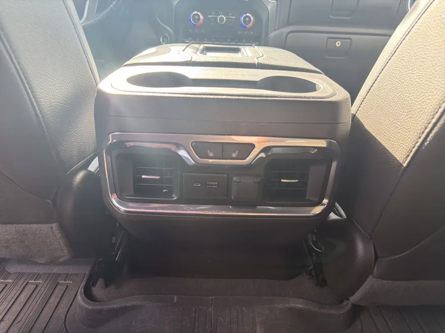 2022 GMC Sierra 2500HD Denali | Photo 10 of 20