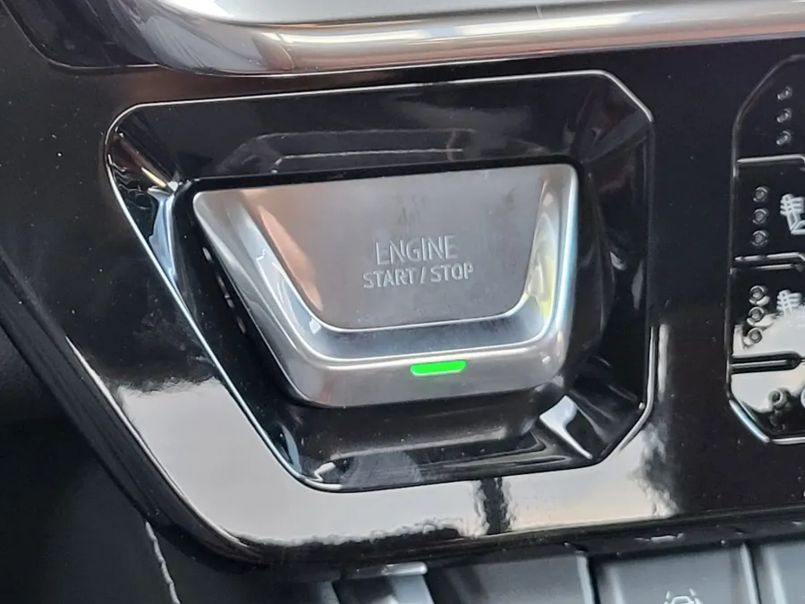 2026 GMC Sierra 1500 Denali Ultimate | Photo 18 of 26
