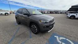 2024 Jeep Compass | Thumbnail Photo 3 of 29