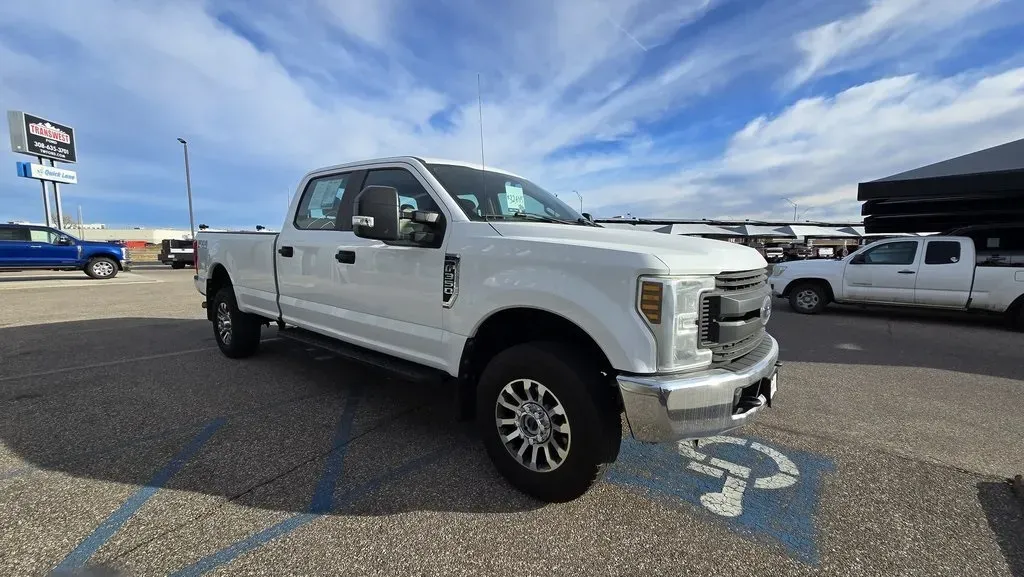 2019 Ford F-350 | Photo 3 of 27