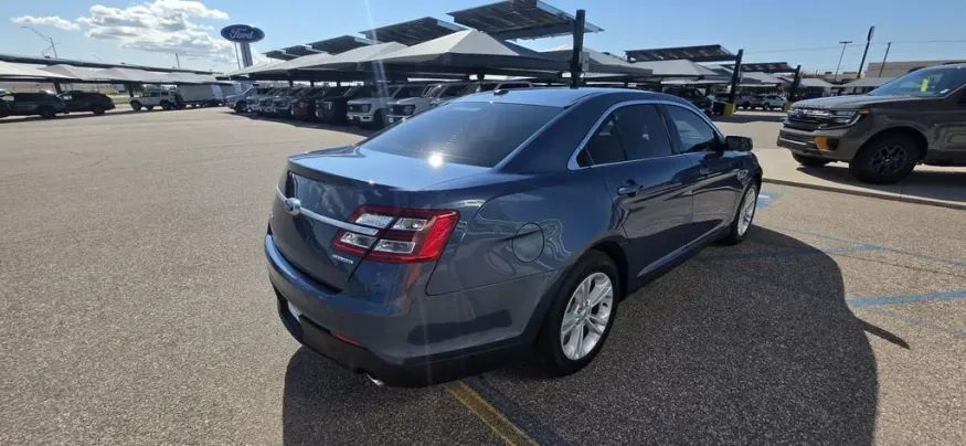 2018 Ford Taurus | Photo 6 of 28
