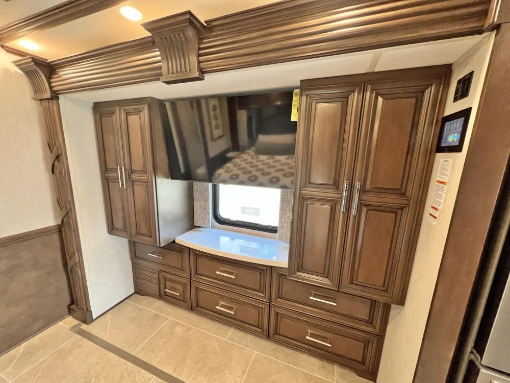 2023 Newmar Supreme Aire 4051 | Photo 20 of 43