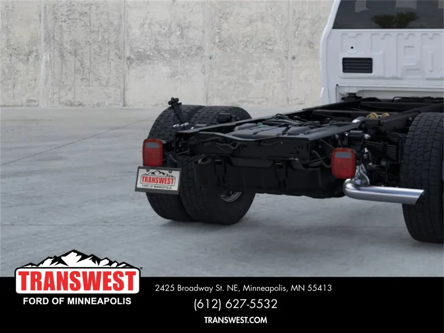 2025 Ford Super Duty F-550 | Photo 21 of 22