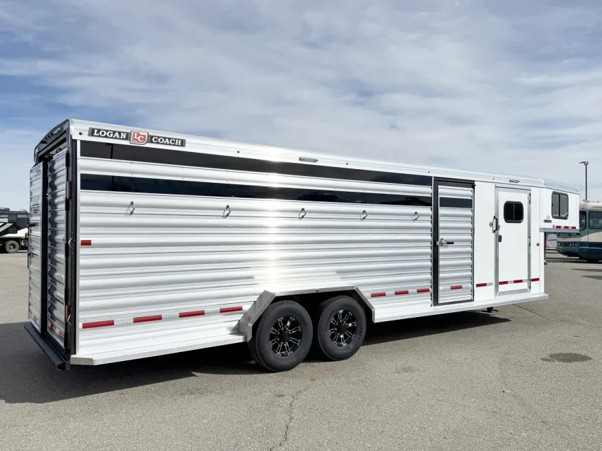 2026 Logan Coach Stock Combo | Photo 10 of 19