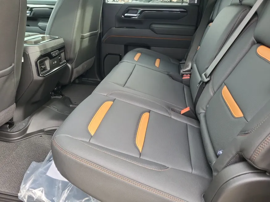 2026 GMC Sierra 3500HD AT4 | Photo 21 of 24