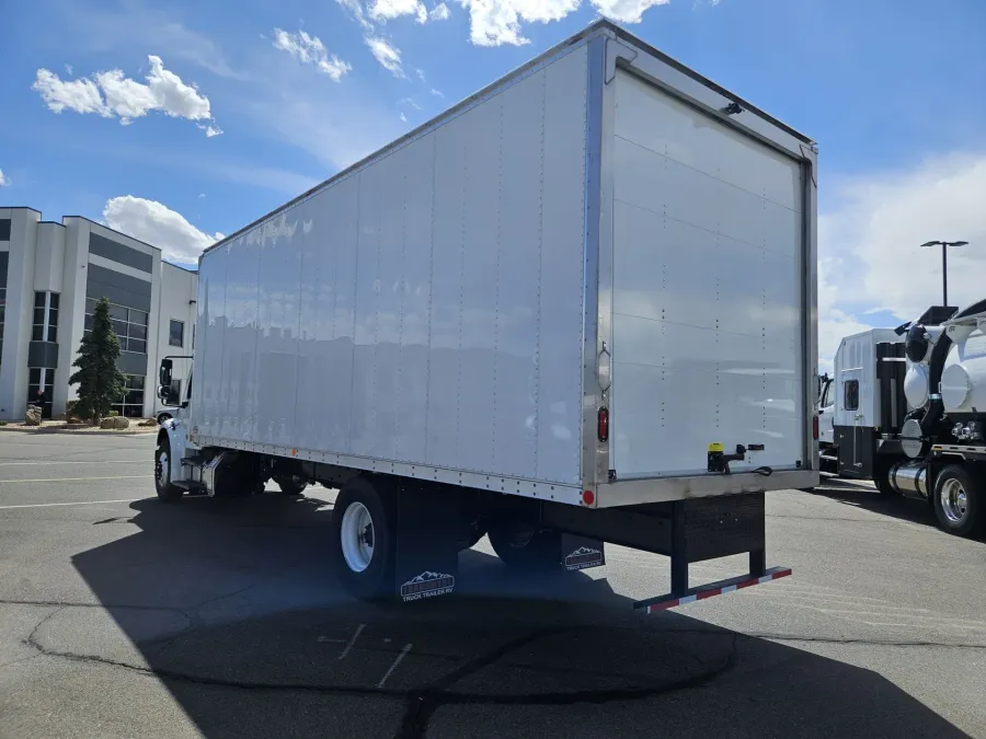 2025 Freightliner M2 106 | Photo 7 of 13