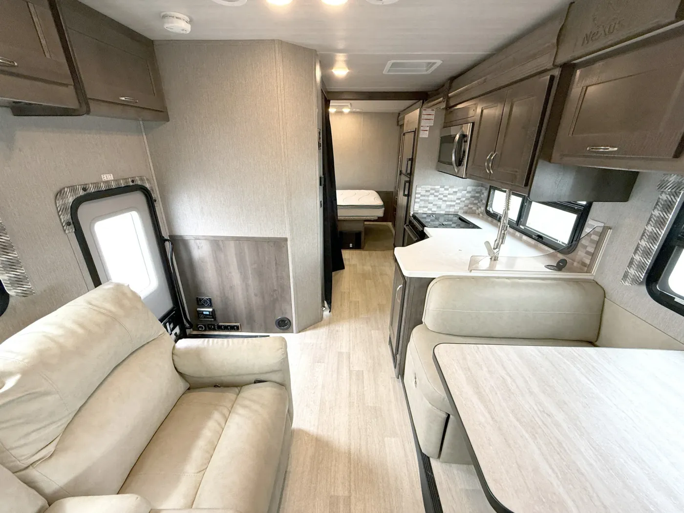 2022 Nexus Rebel 30R | Photo 4 of 22