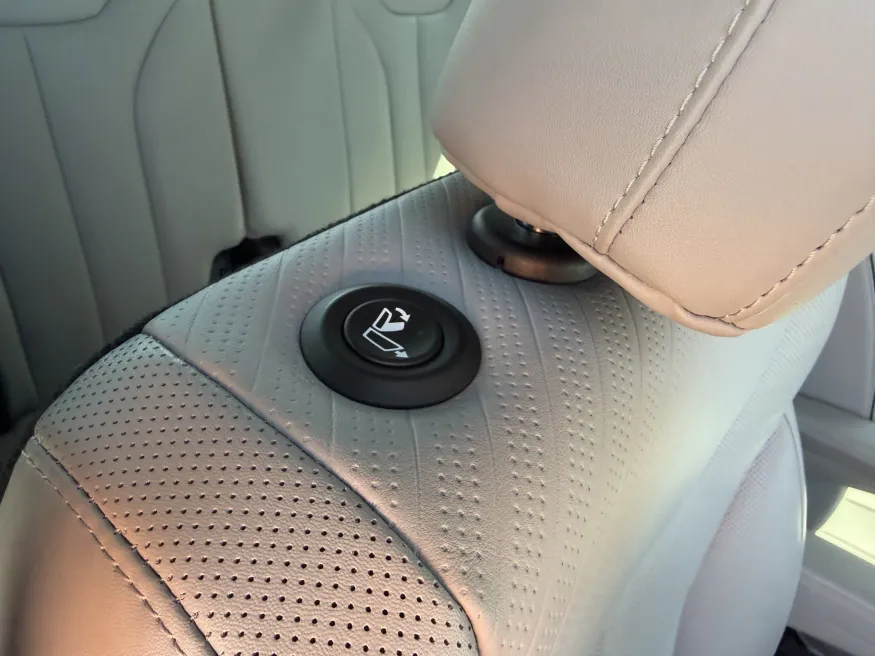 2025 Hyundai Palisade SEL | Photo 12 of 26
