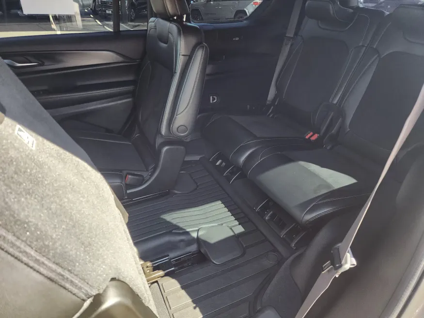 2024 Jeep Grand Cherokee L Altitude X | Photo 12 of 28