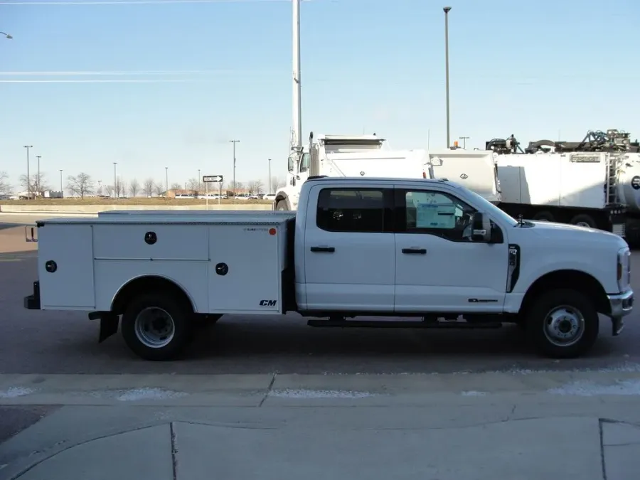 2026 Ford Super Duty F-350 XLT | Photo 3 of 23