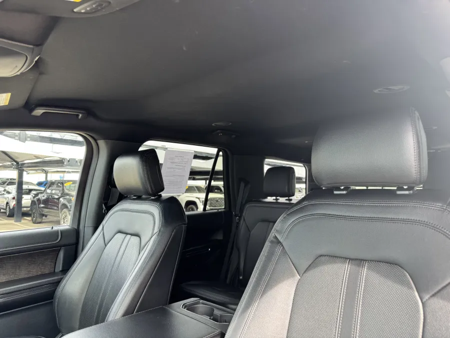2019 Ford Expedition Limited | Photo 13 of 24