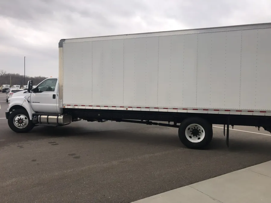 2023 Ford F750 | Photo 5 of 8