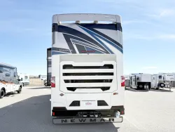 2027 Newmar Essex 4595 | Thumbnail Photo 20 of 31