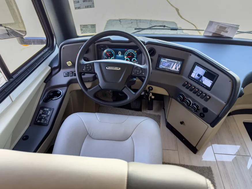 2026 Tiffin Allegro Red 37BA | Photo 9 of 28