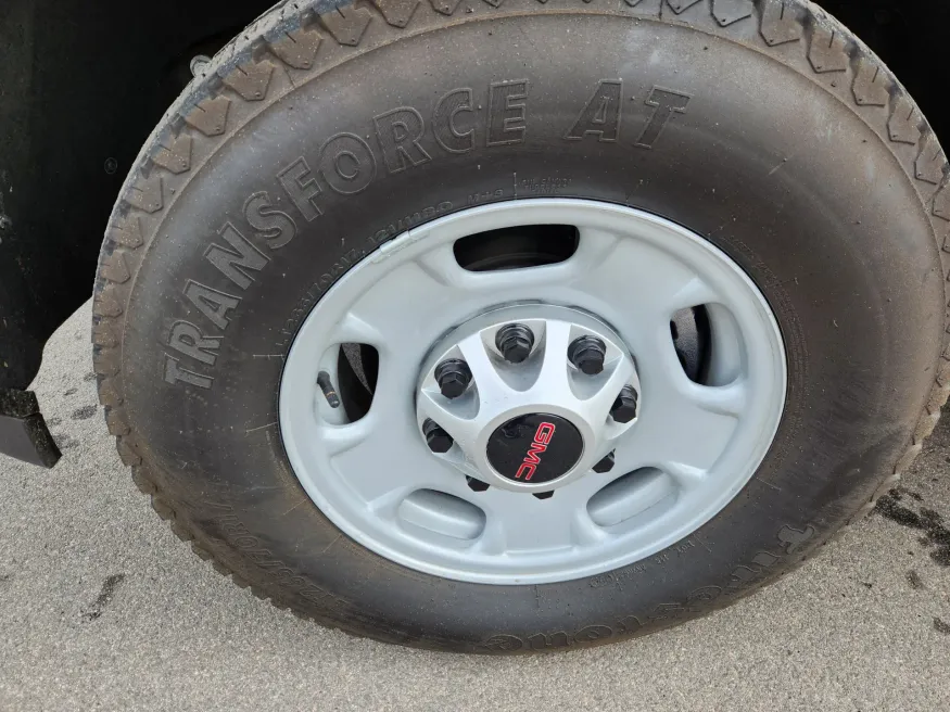 2025 GMC Sierra 2500HD Pro | Photo 17 of 26