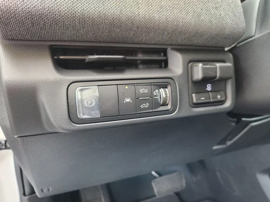 2026 GMC Sierra EV Standard Range Elevation | Photo 6 of 28