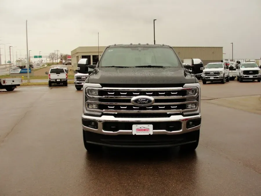 2026 Ford Super Duty F-350 | Photo 14 of 28