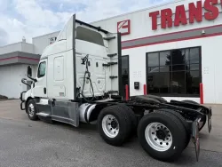2019 Freightliner Cascadia | Thumbnail Photo 3 of 20