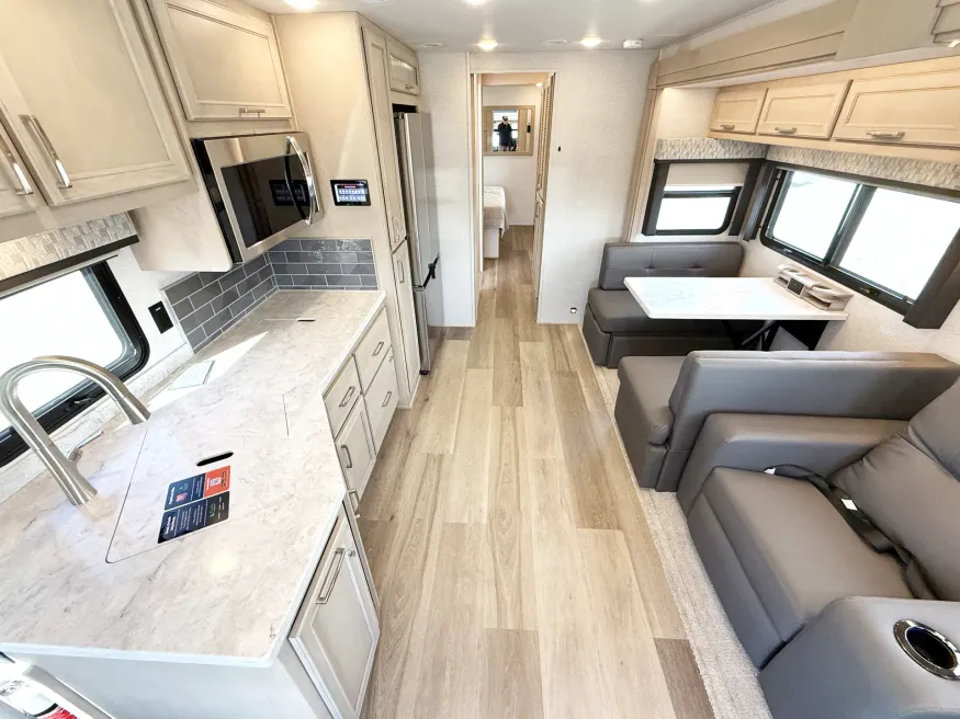 2026 Renegade Verona 36VSB | Photo 4 of 28