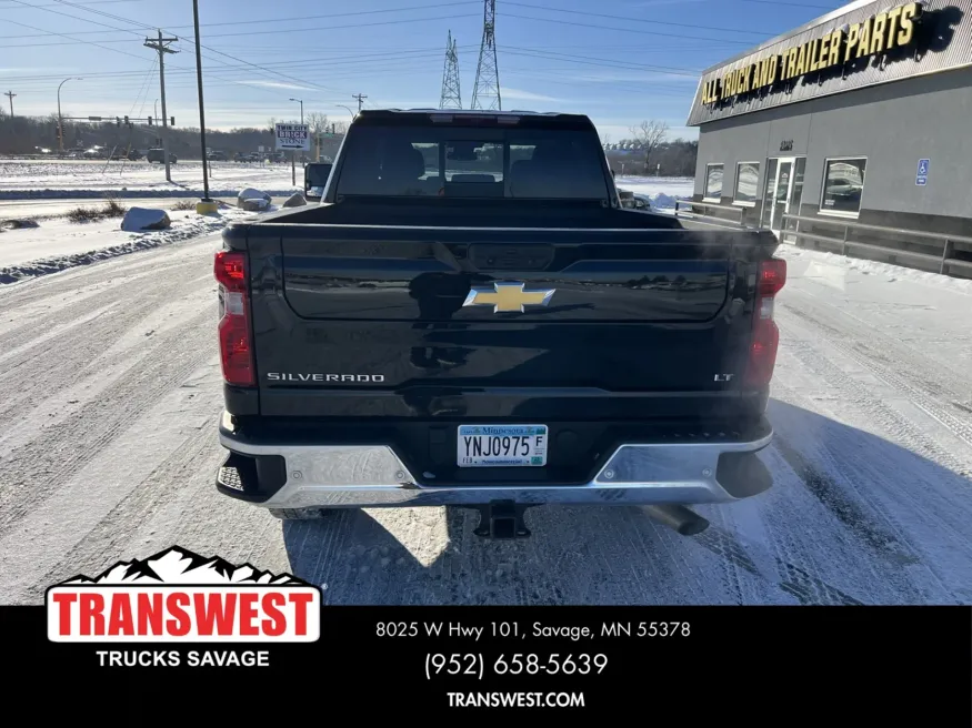 2024 Chevrolet Silverado 3500HD LT | Photo 9 of 15