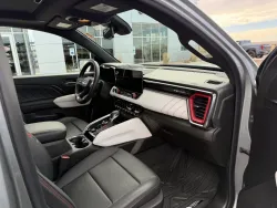 2023 GMC Canyon 4WD AT4X | Thumbnail Photo 11 of 19