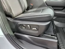 2026 GMC Sierra 3500HD Denali | Thumbnail Photo 18 of 31