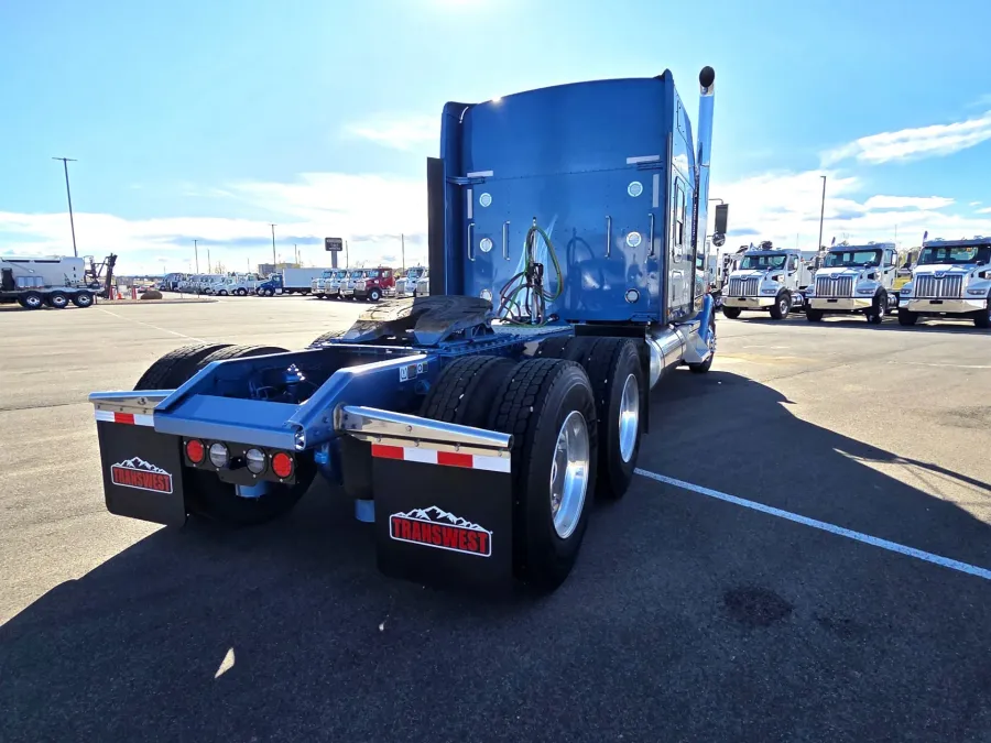 2026 Kenworth W900 | Photo 6 of 17