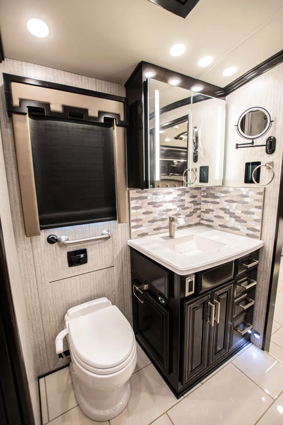 2022 Newmar London Aire 4579 | Photo 27 of 28
