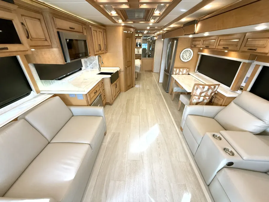 2023 Newmar Dutch Star 3736 | Photo 4 of 30