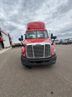 2018 Freightliner Cascadia 113 | Thumbnail Photo 7 of 10