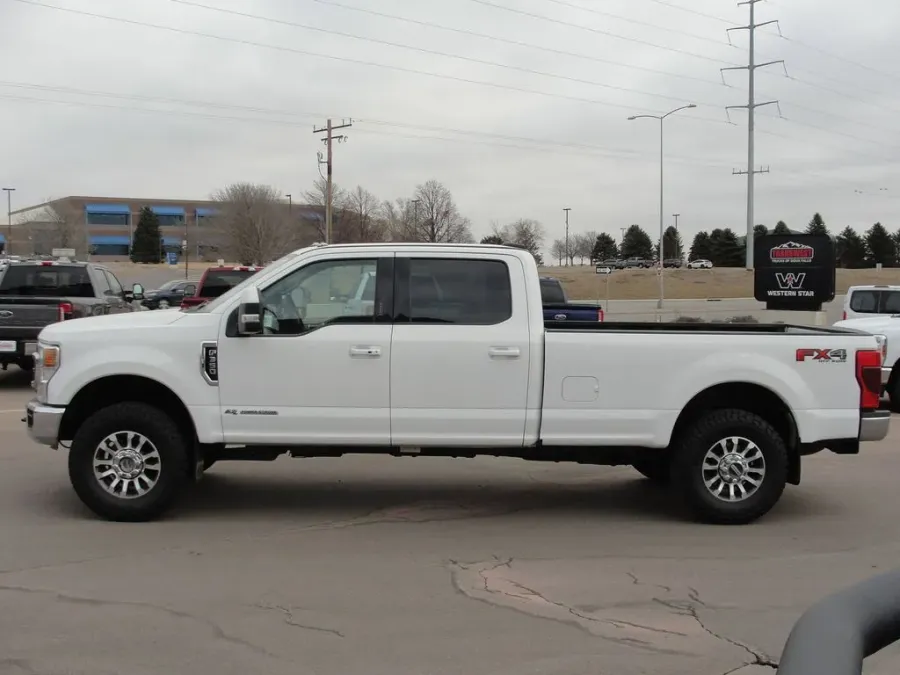 2020 Ford Super Duty F-350 Lariat | Photo 2 of 38