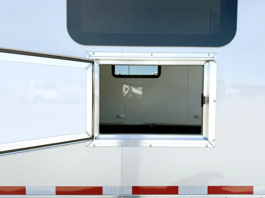 2026 Logan Coach Horse Power | Photo 17 of 24