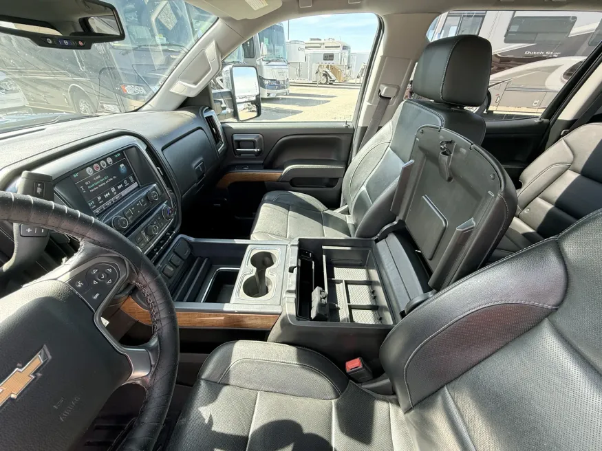 2016 Chevrolet Silverado 3500 LTZ | Photo 8 of 22