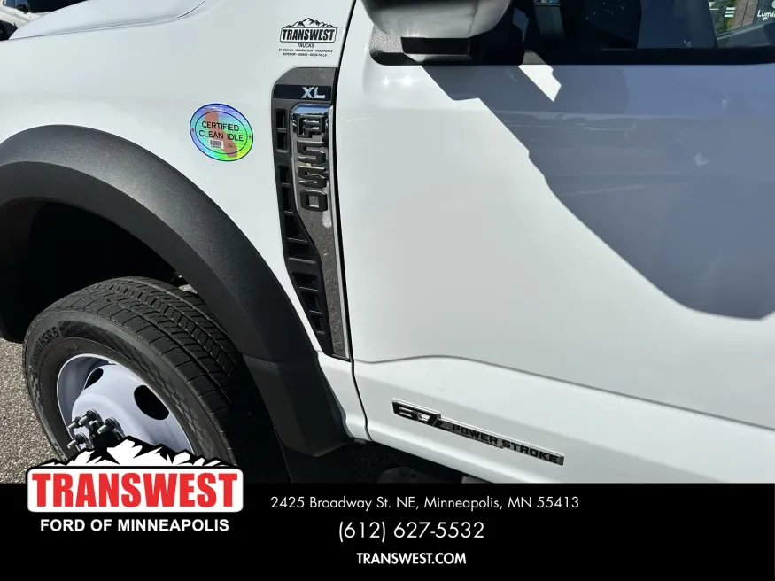 2025 Ford Super Duty F-550 | Photo 4 of 15
